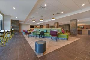 Posezení v ubytování Home2 Suites Corpus Christi Southeast, Tx