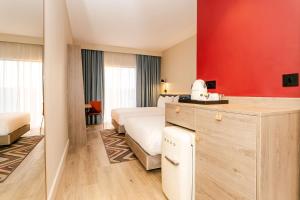 Hampton By Hilton Blackburn客房内的一张或多张床位