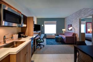 Postel nebo postele na pokoji v ubytování Home2 Suites By Hilton Odessa
