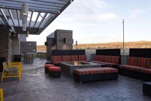 Home2 Suites By Hilton Barstow, Ca的休息区