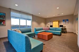 Home2 Suites By Hilton Barstow, Ca的休息区