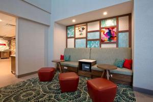 Posezení v ubytování Hampton Inn & Suites Borger