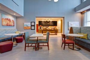 Posezení v ubytování Hampton Inn & Suites Borger