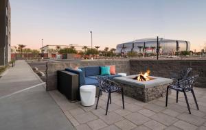 Tru By Hilton Phoenix Glendale Westgate的休息区