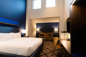 The Exchange Sacramento, Curio Collection By Hilton客房内的一张或多张床位