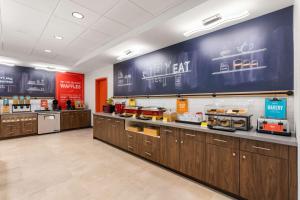 Kuchyň nebo kuchyňský kout v ubytování Hampton Inn & Suites Tigard