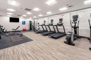 Fitness centrum a/nebo fitness zařízení v ubytování Hampton Inn & Suites Tigard