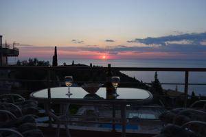 The sunrise or sunset as seen from A villát or nearby