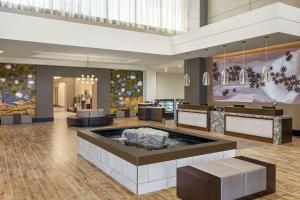 Posezení v ubytování Embassy Suites by Hilton Round Rock