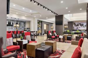 Posezení v ubytování Embassy Suites by Hilton Round Rock