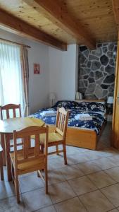 Postel nebo postele na pokoji v ubytování ROYAL GARDEN APARTMENTS ***