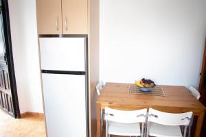 Køkken eller tekøkken på La Cizaña Dúplex By Holiday Homes Málaga