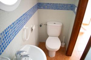 Et badeværelse på La Cizaña Dúplex By Holiday Homes Málaga