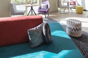 Hampton by Hilton Konstanz的休息区
