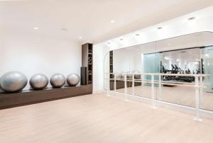 The Benson Portland, Curio Collection by Hilton的健身中心和/或健身设施