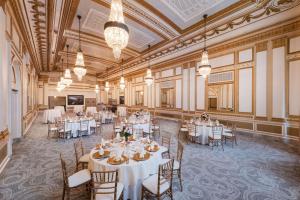 Restaurace v ubytování The Benson Portland, Curio Collection by Hilton
