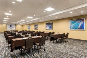 Doubletree By Hilton Pointe Claire Montreal Airport West商务区和/或会议室
