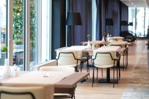 DoubleTree by Hilton Hannover Schweizerhof的休息区