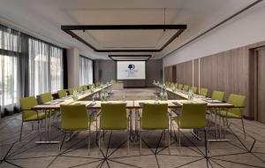 DoubleTree by Hilton Hannover Schweizerhof商务区和/或会议室