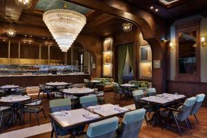 Restoran atau tempat makan lain di Katara Hills Doha, Lxr Hotels & Resorts