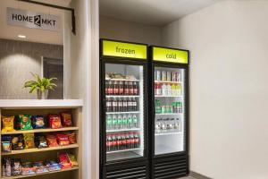 酒店内部或周边的超市或其他商店