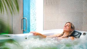 Goście zatrzymujący się w obiekcie Karkonoski SPA - Bufet mini All Inclusive gratis!