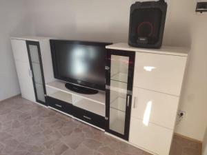 TV a/nebo společenská místnost v ubytování Nový kemp Slezské Pavlovice