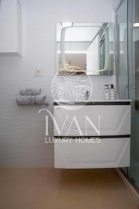 Galeriebild der Unterkunft Casa Santiago Ivan Luxury Homes 9ªPlta Posterior 1ªLínea in Oropesa del Mar