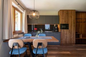Kuchyň nebo kuchyňský kout v ubytování Apartments Karbon + 3 fotografie