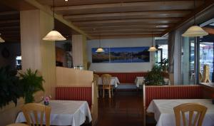 Un restaurante u otro lugar para comer en Hotel Kleißl