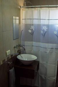 A bathroom at Comodo apartamento en Boedo