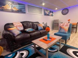 Fotografie z fotogalerie ubytování The Lighthouse Suite A Modern 2 Bedrooms Haven v destinaci Winnipeg