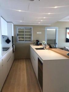 Una cocina o kitchenette en Higueron 3 bed/2bath modern flat