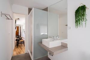 Ένα μπάνιο στο For You Rentals Precioso Apartamento TEMPORAL Preciados PRE5B +25 φωτογραφίες