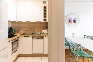 Kuchyň nebo kuchyňský kout v ubytování SUNSHINE - Appartement 2pers - terrasse vue mer - Dinard