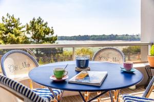 Balkón nebo terasa v ubytování SUNSHINE - Appartement 2pers - terrasse vue mer - Dinard