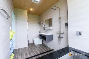 Bathroom sa 武暖Zoo親子民宿NEW-編號2422號