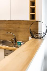 Kuchyň nebo kuchyňský kout v ubytování SUNSHINE - Appartement 2pers - terrasse vue mer - Dinard