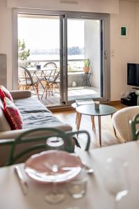 Posezení v ubytování SUNSHINE - Appartement 2pers - terrasse vue mer - Dinard