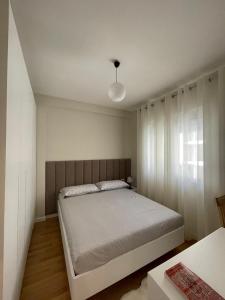 Luxury apartment next to Marina Bay - Image 6
