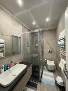 Luxury apartment next to Marina Bay - Image 7