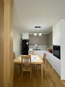 Luxury apartment next to Marina Bay - Image 9