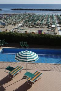 Bazén v ubytování Hotel Villa Sole Resort nebo v jeho okolí