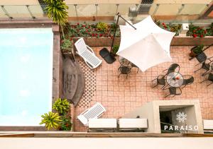 Bazén v ubytování Hoteles Paraiso TRUJILLO nebo v jeho okolí