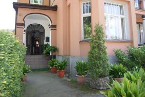 Exteriér alebo vchod do ubytovania Pałacyk Srebrna Fala