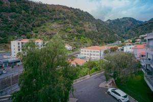 a view of a city with a mountain at Kora Home in Santa Cruz