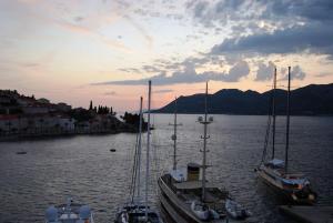 Afbeelding uit fotogalerij van Korčula Sunset apartman in Korčula