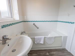 Ένα μπάνιο στο Swirl How +24 φωτογραφίες