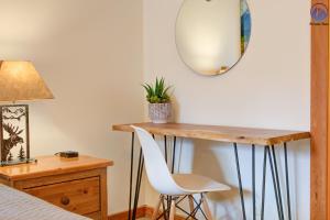 Gallery image of Modern Nordic 2 Bedroom Mountain View Condo in Canmore