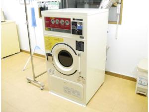 水戸市にあるArC LIFESTYLE SPACE & HOTEL - Vacation STAY 73236vの病院内の洗濯機